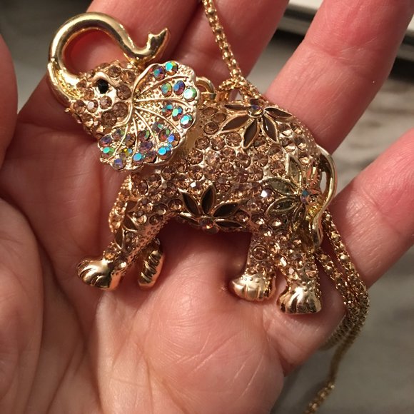 Rhinestone Elephant Pendant Necklace - Costume Jewlery NEW   Dr6 - Picture 1 of 6